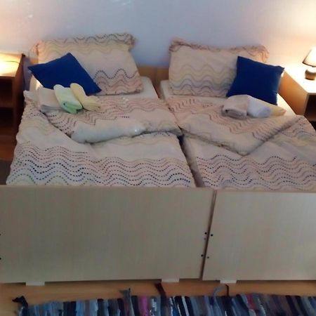 Apartman Dosen Licko Petrovo Selo Exterior photo