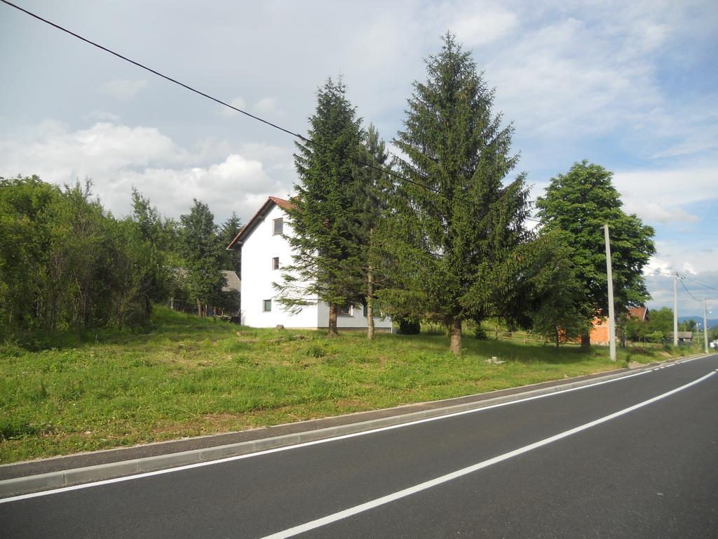 Apartman Dosen Licko Petrovo Selo Exterior photo